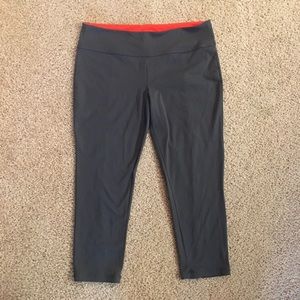 Victoria’s Secret crop leggings